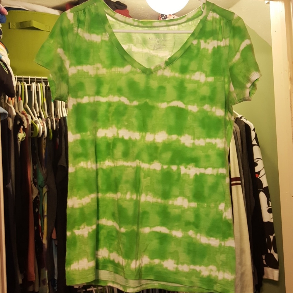 Green tie dye tee